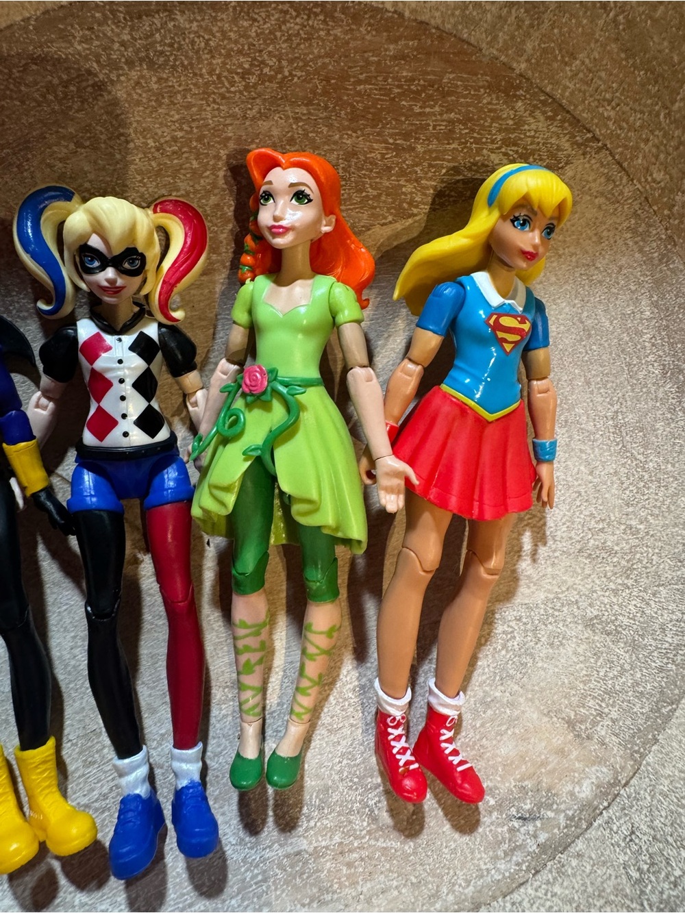 5/$30 DC Girls Action Figure Lot - Black, Yellow, Blue, Red, Green, Pink - Picture 3 of 6
